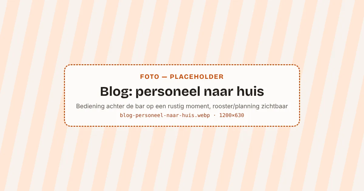 Een bediening die een rustig restaurant opruimt aan het begin van de avond