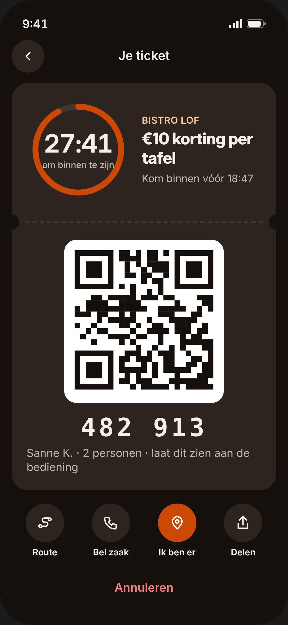 Scherm in de app: ticket met aftelring, QR-code en 6-cijferige code